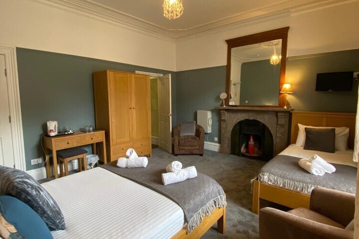 Room 5 of 60