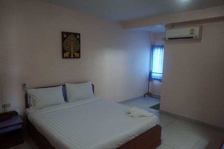 Room 7 of 50