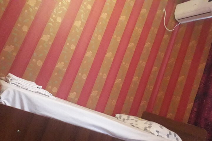 Room 11 of 25