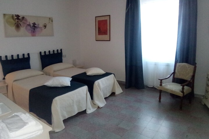 Room 7 of 36