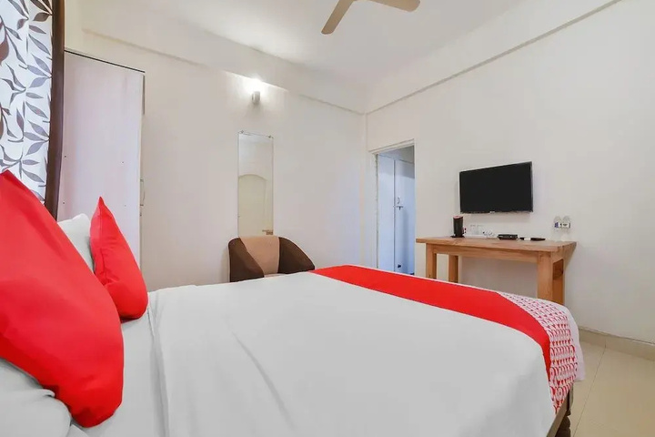 Room 5 of 13