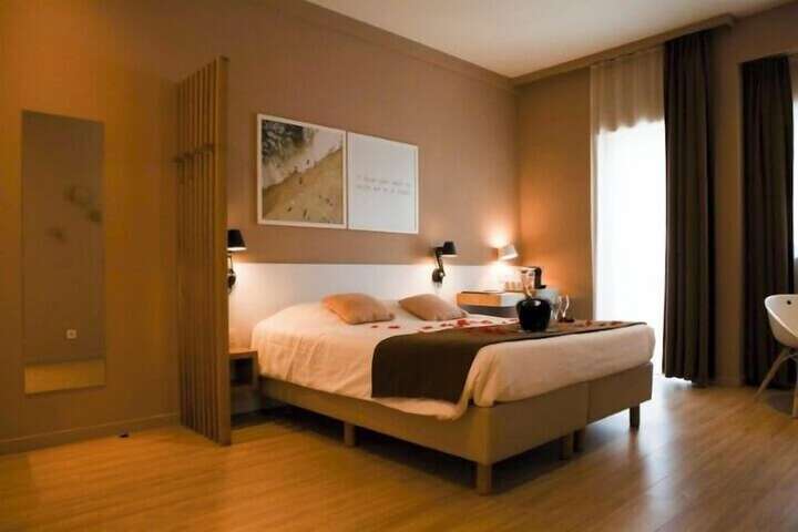 Room 20 of 77