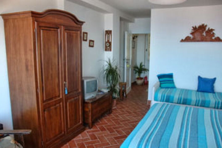 Room 15 of 25