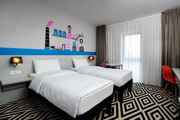 Room 17 of 54