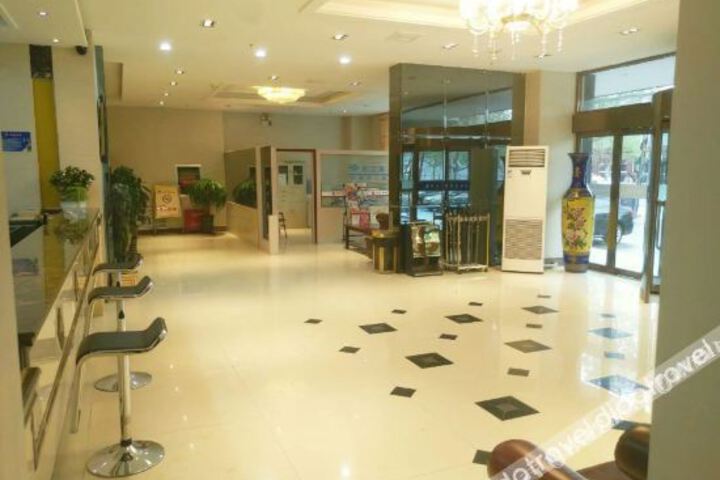 Hotel Interior 10 of 28