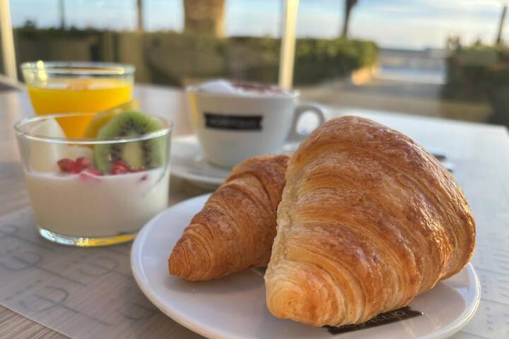 Breakfast/Coffee Service 128 of 168