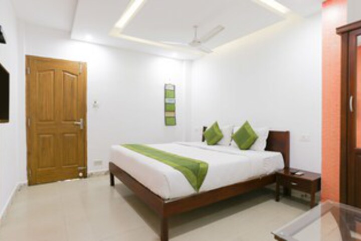 Room 42 of 44