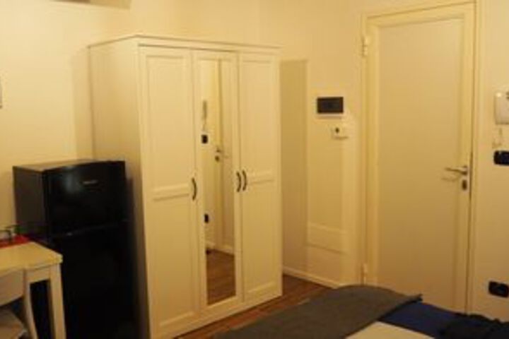 Room 53 of 67
