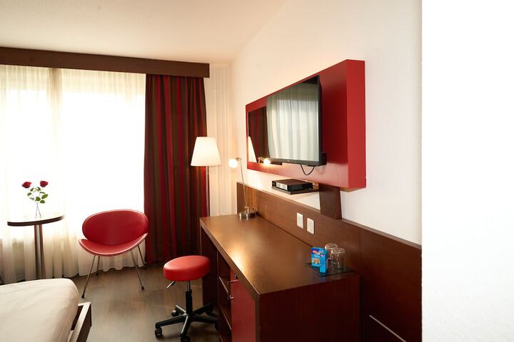 Room 22 of 49