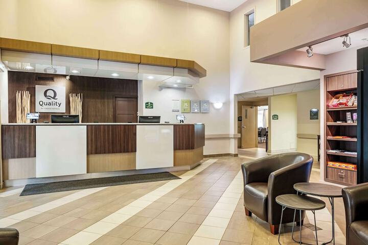 Entrance & Lobby