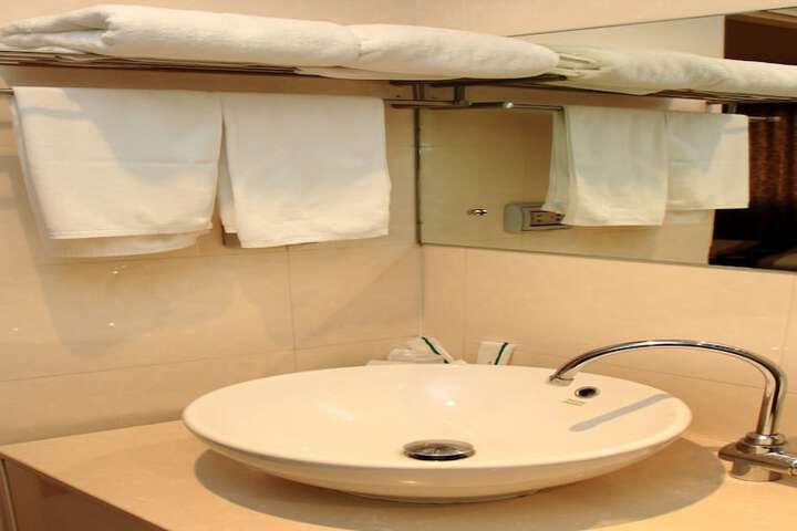 Room 52 of 140