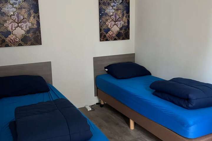 Room 4 of 37