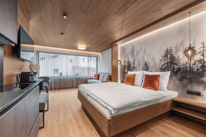 Room 13 of 26