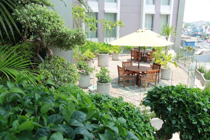 Dining Photos
