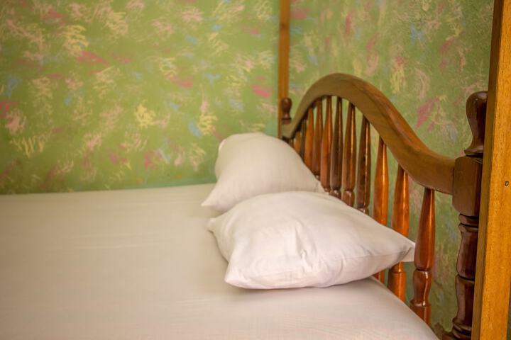 Room 8 of 20