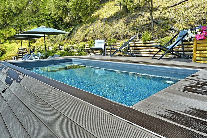 Pool 41 of 64