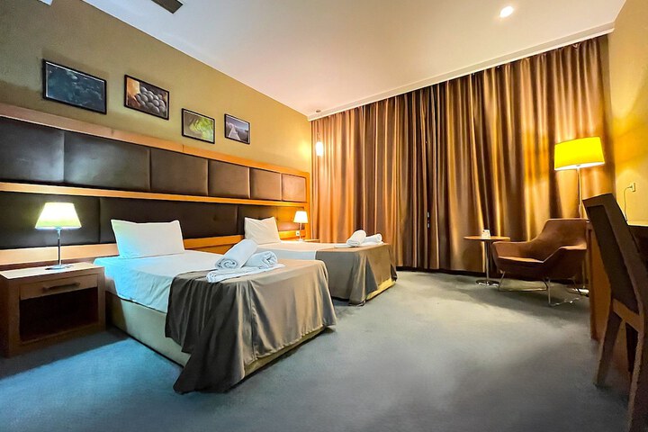 Room 10 of 53