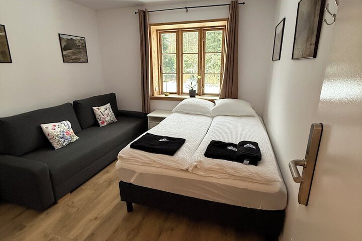 Room 10 of 65