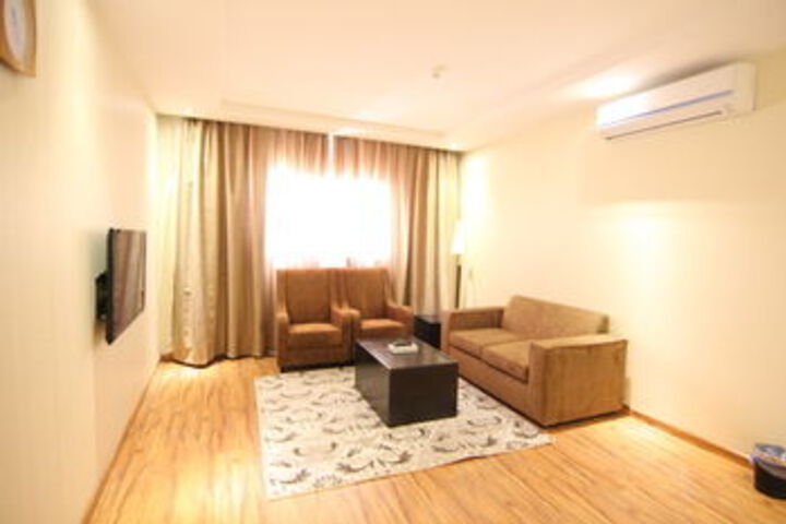 Room 16 of 19