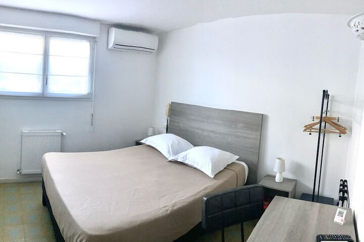 Room 18 of 48