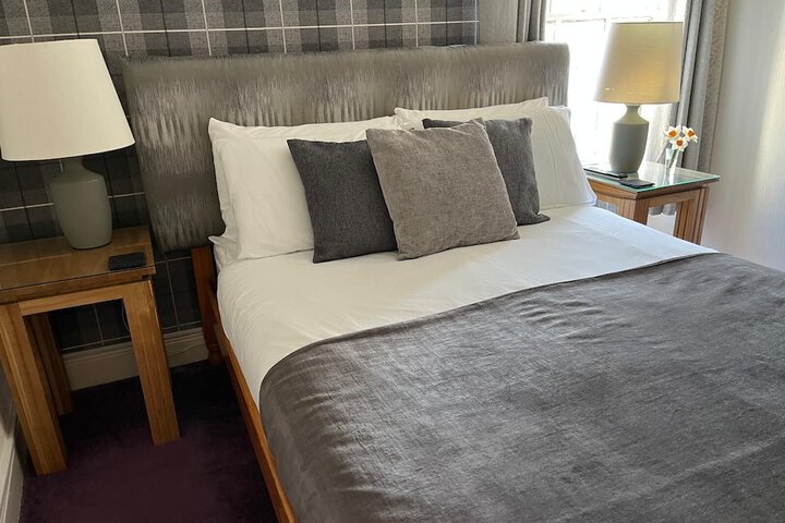 Room 4 of 14