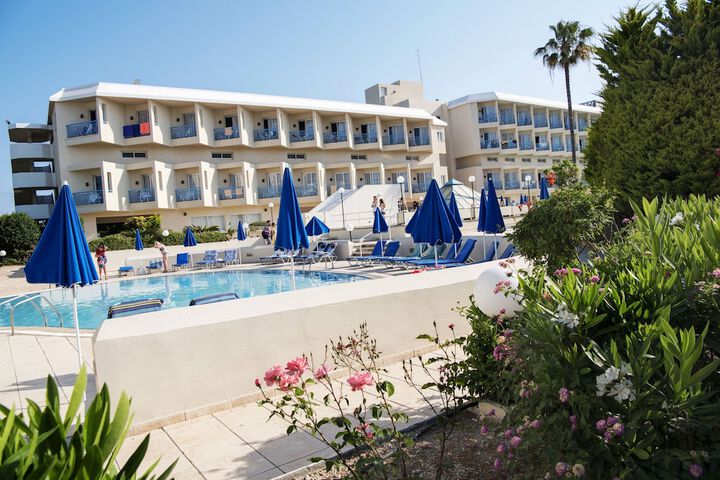 Pools & Facilities
