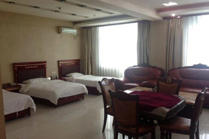 Room 12 of 15