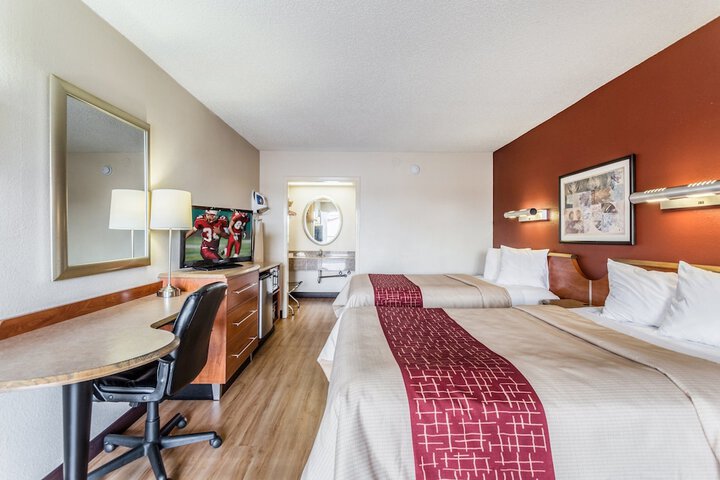 Deluxe 2 Double Beds Accessible (5 of 9)