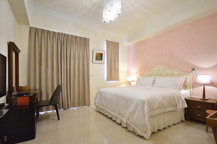 Room 6 of 49