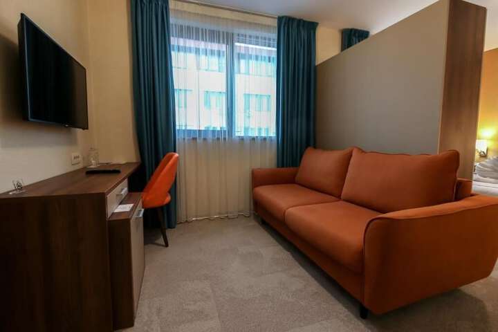 Room 20 of 49