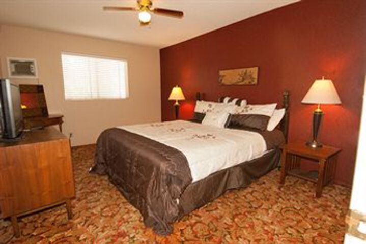 Room 14 of 37