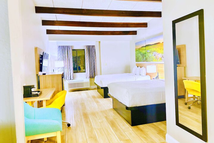 2 Queen Beds Accessible (9 of 11)