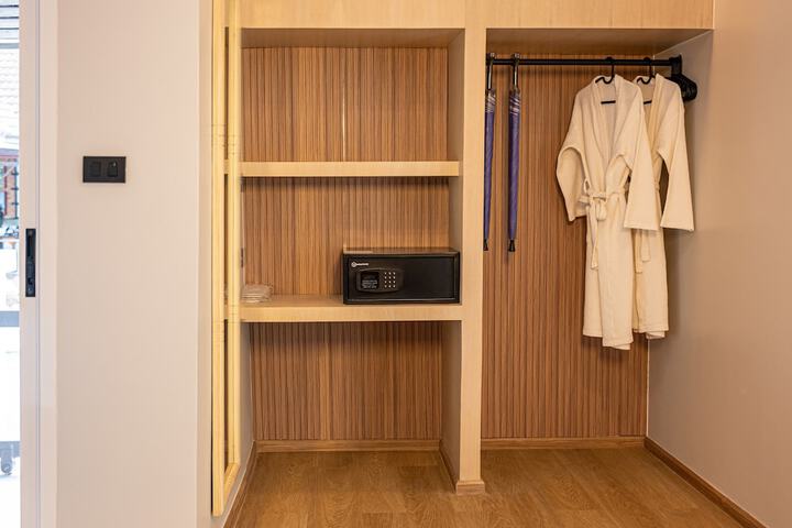 Room 13 of 155