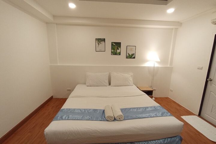 Room 7 of 94