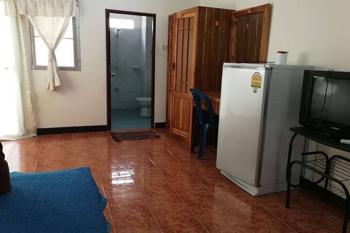 Room 17 of 28