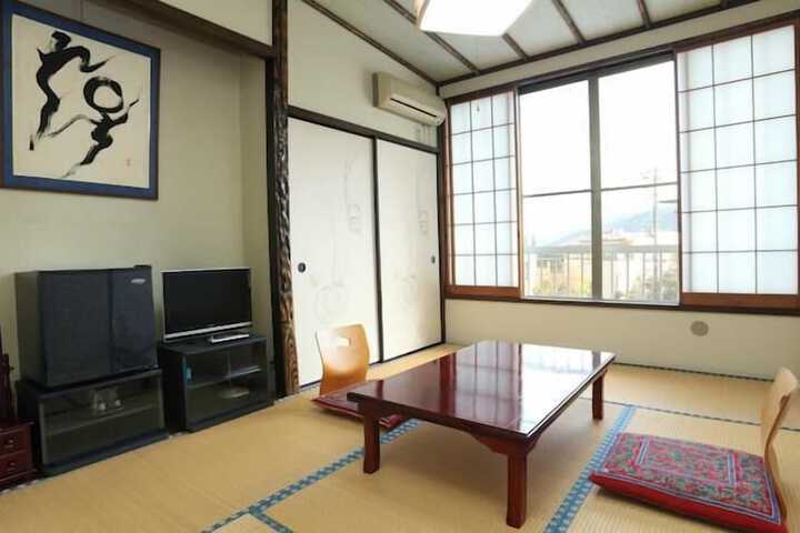 Room 5 of 19