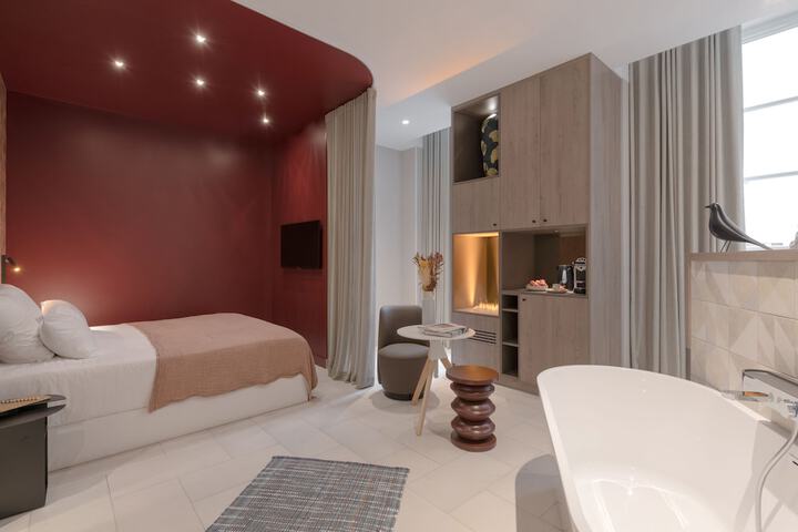 Room 392 of 780