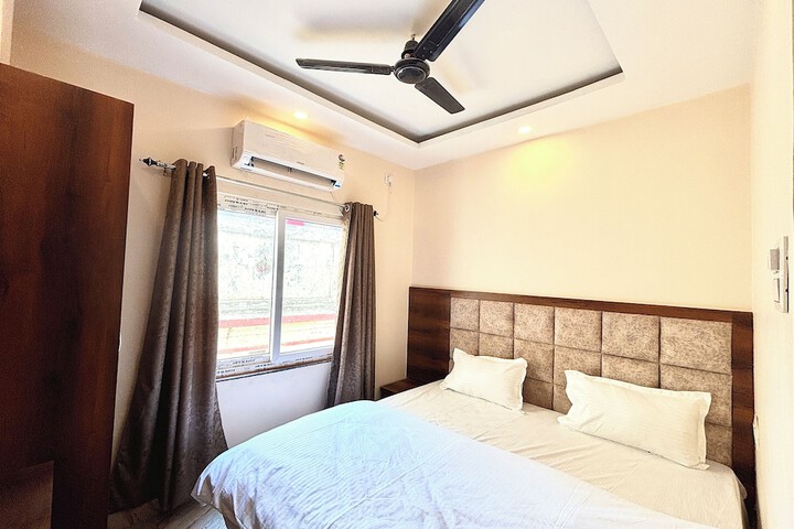 Room 25 of 32