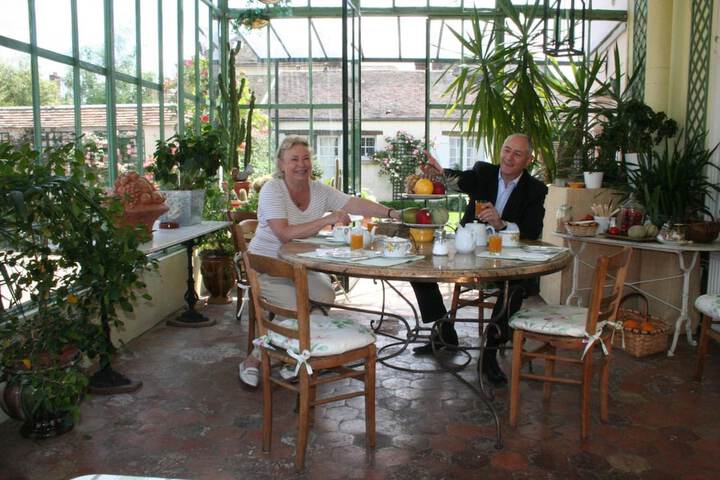 Dining 35 of 71