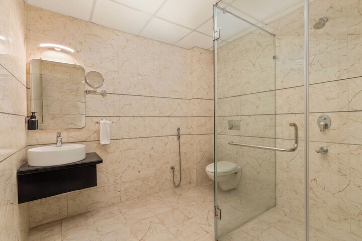 Room 12 of 24