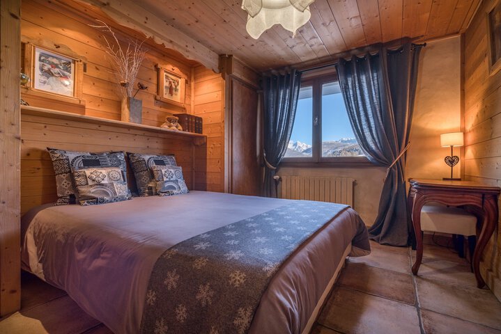 Room 7 of 62