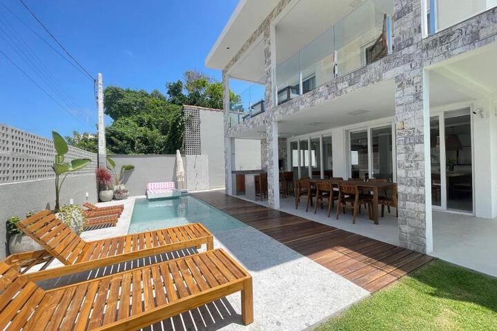 Casa com piscina diversão e conforto em família