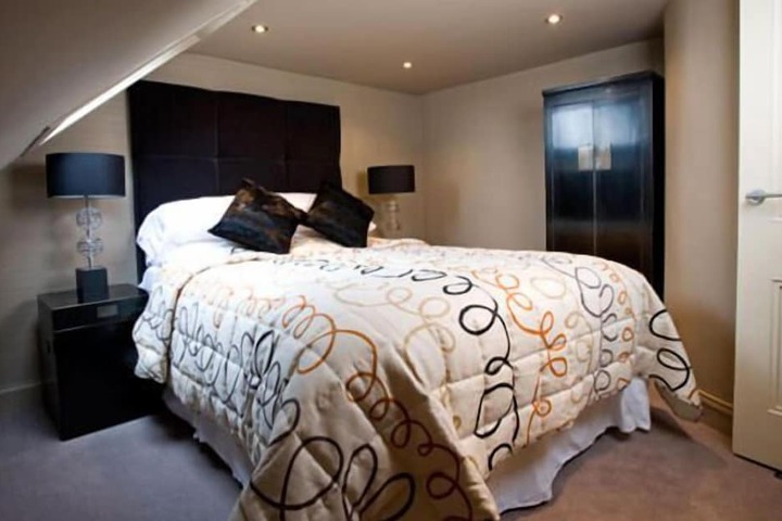 Room 6 of 39