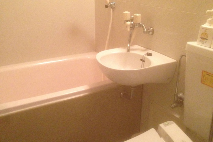 Room 4 of 6
