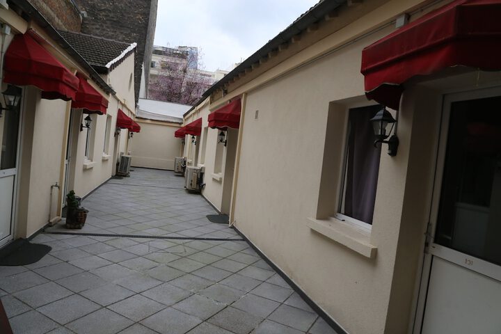 Hotel Exterior 32 of 33