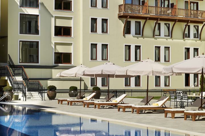 Pool Hotel