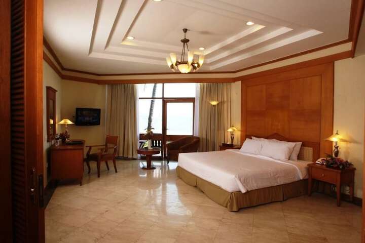 Room 7 of 35