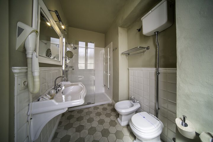 Room 44 of 65