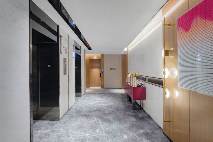 Room 16 of 35