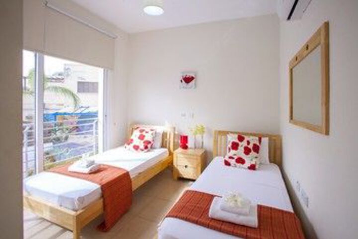 Hotel Suite Photo